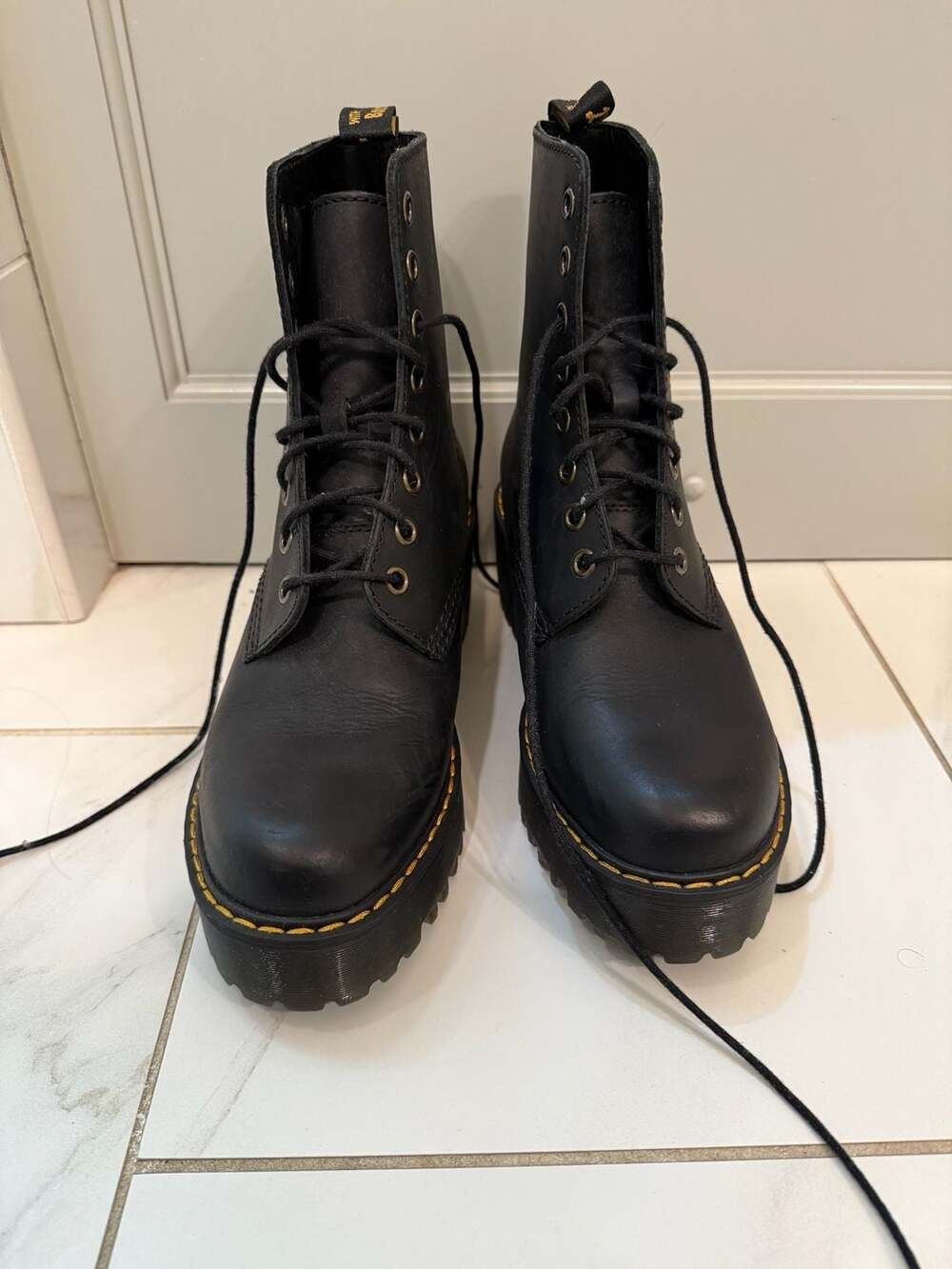 Dr. Martens Shriver Hi Lace Up Leather Platform Boot Size 7